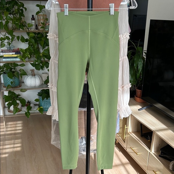 lululemon athletica Pants - Lululemon InStill High-Rise. Size 4. 25" inseam.Double lined.Excellent Condition